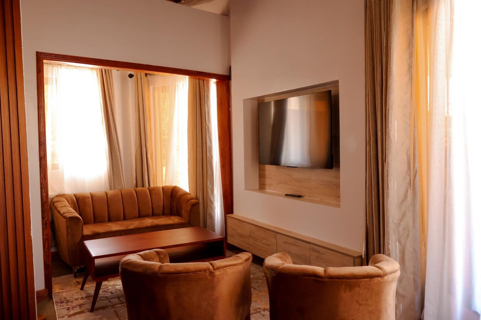 Winter Villa Resort & Spa Limited Embu エクステリア 写真